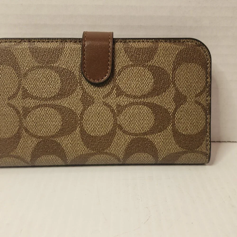 Two Coach iPhone 15 PRO Cases: Signature Folio + Slim Case Bundle Tan New ! - Picture 11 of 16
